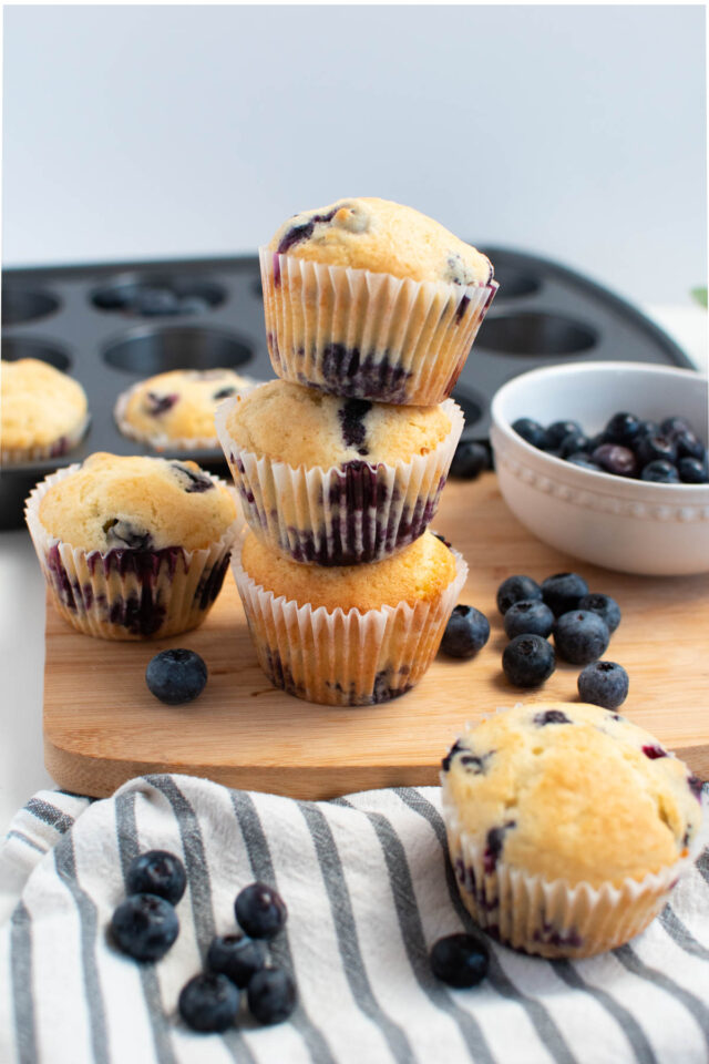 Fluffy Blueberry Muffins From Scratch (only 8 ingredients) - The ...